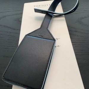 Toptote Luggage Clip by Lindsay Albanese